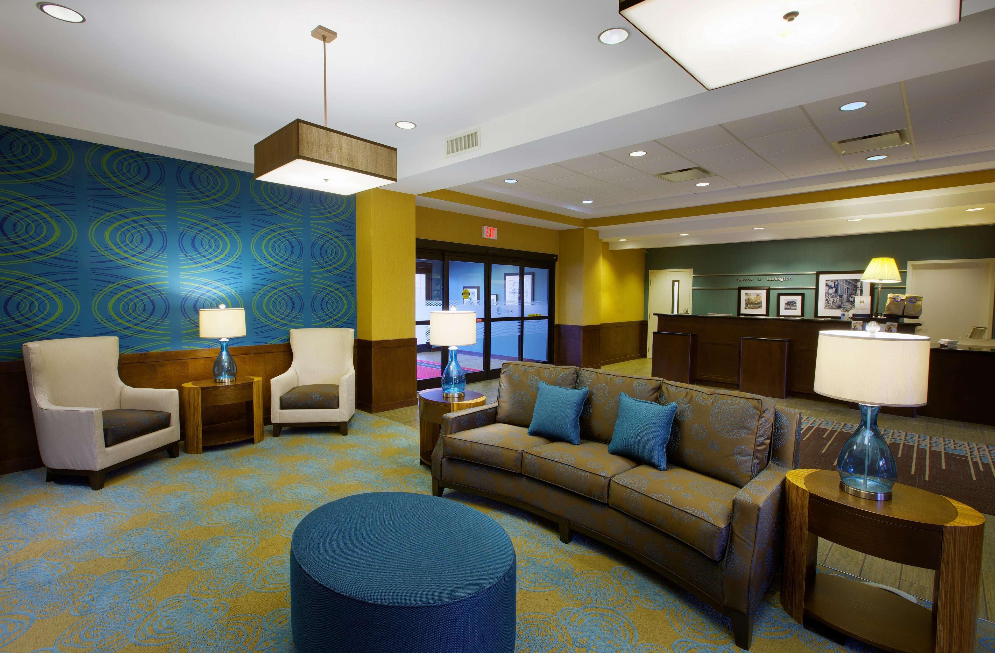 Hampton Inn & Suites ברלינגטון מראה חיצוני תמונה