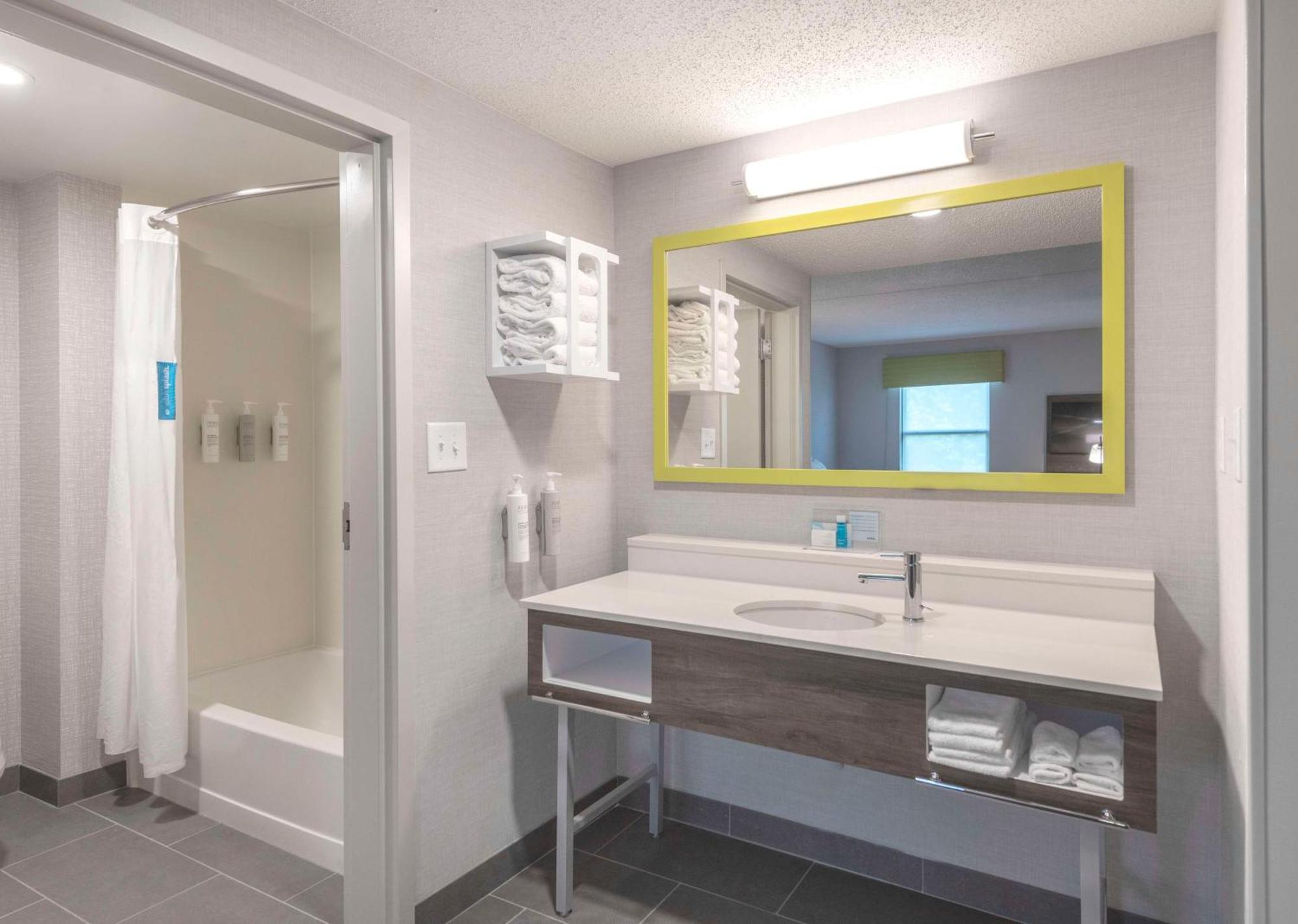 Hampton Inn & Suites ברלינגטון מראה חיצוני תמונה
