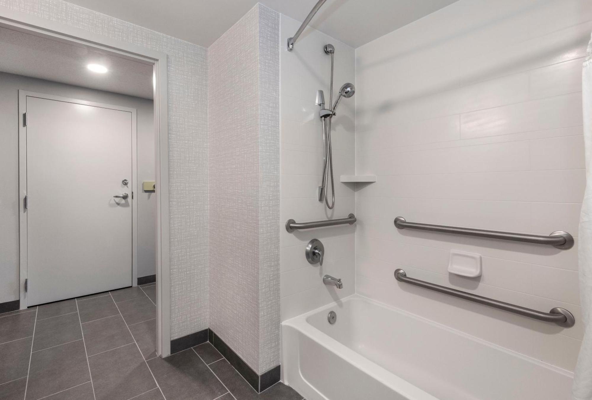 Hampton Inn & Suites ברלינגטון מראה חיצוני תמונה
