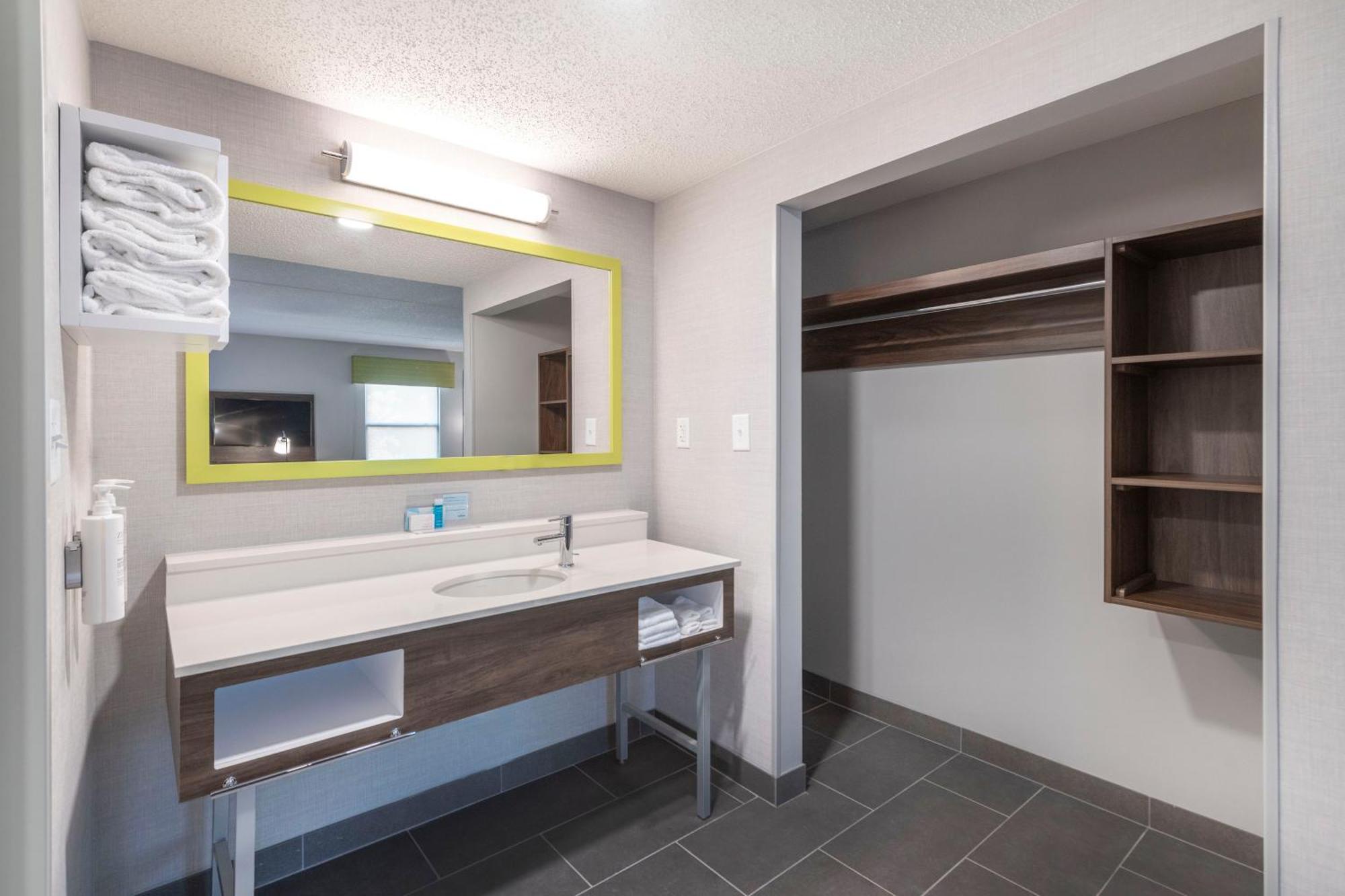 Hampton Inn & Suites ברלינגטון מראה חיצוני תמונה