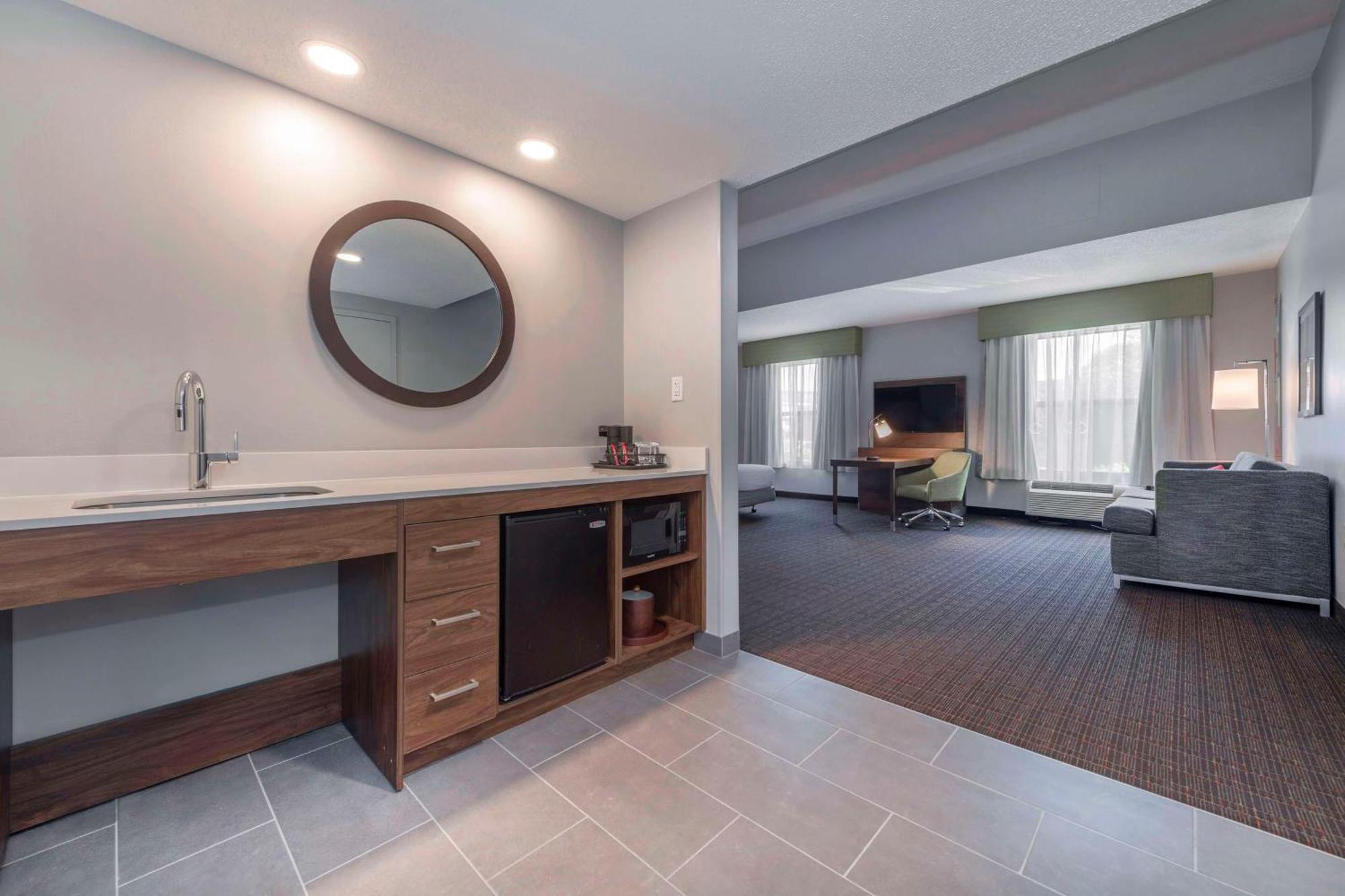 Hampton Inn & Suites ברלינגטון מראה חיצוני תמונה