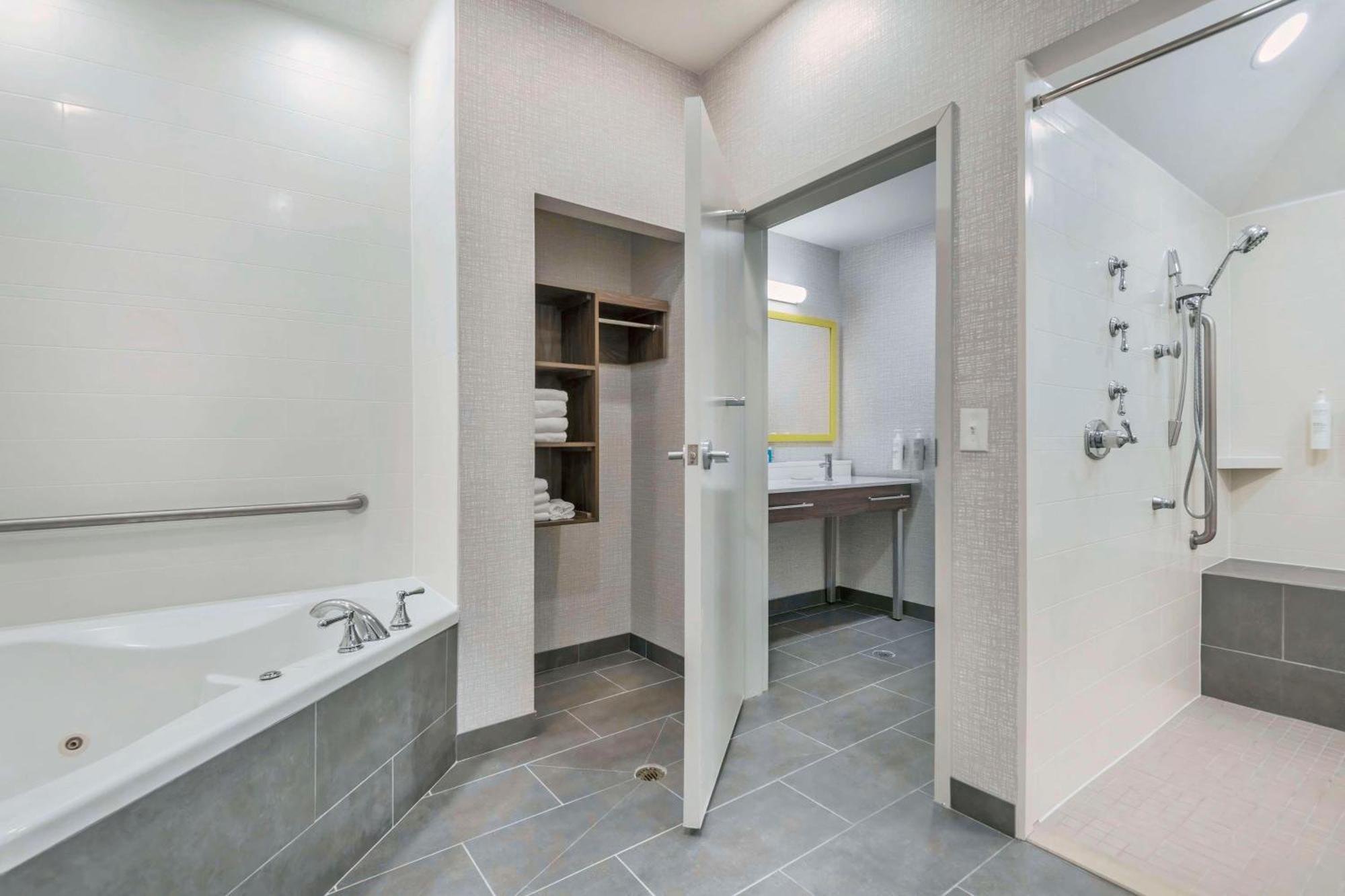 Hampton Inn & Suites ברלינגטון מראה חיצוני תמונה