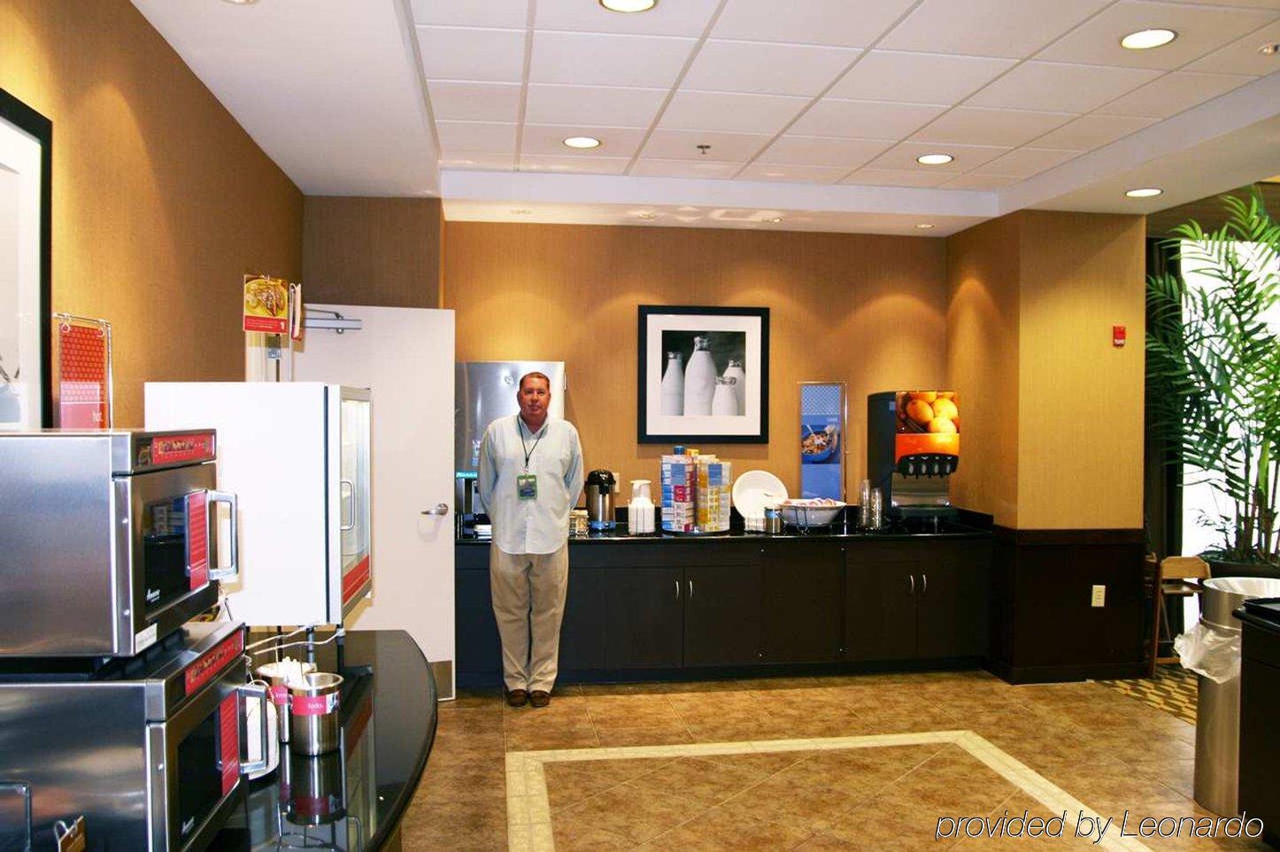 Hampton Inn & Suites ברלינגטון מסעדה תמונה